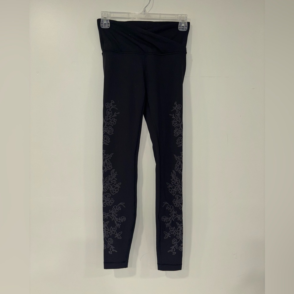 Lululemon Black Leggings with Floral Pattern Size 4